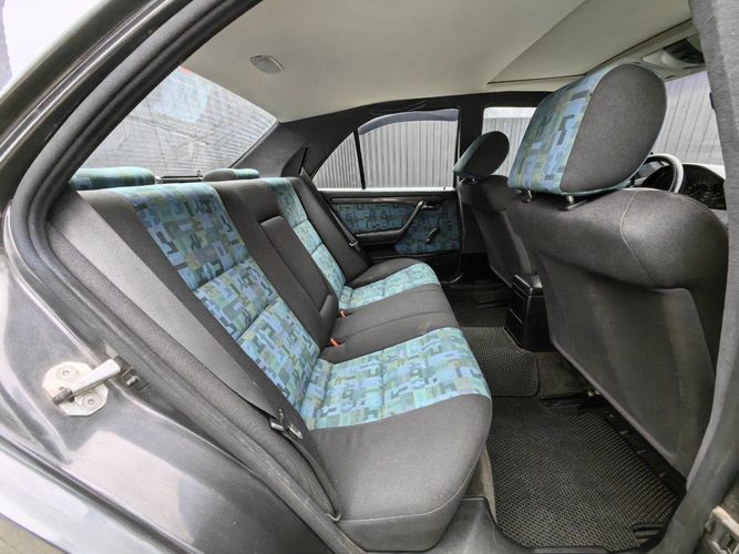 Mercedes-Benz C180