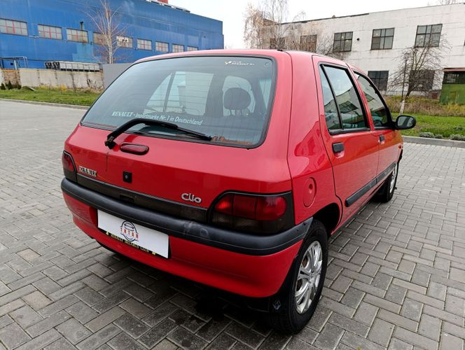 В кредит/лизинг без первого взноса Renault Clio I