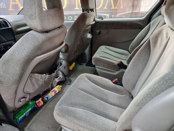 Chrysler Voyager IV, 7 мест, 2001
