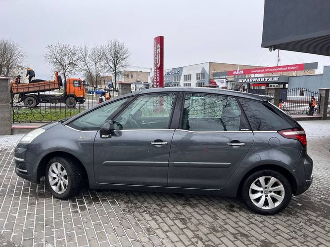 Купить Citroen C4 Picasso 2013 от 478 руб/мес