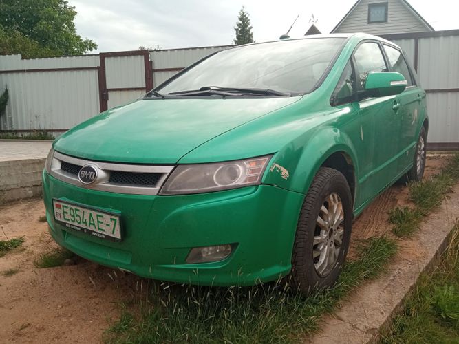 Электромобиль BYD E6