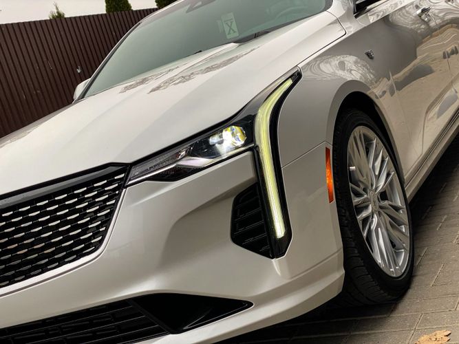 Cadillac ct4. Premium Luxury