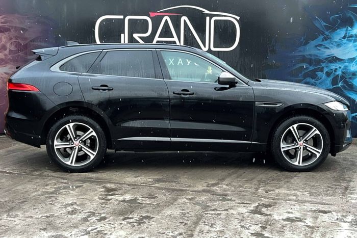 Jaguar F-Pace