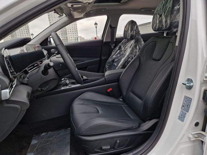 Hyundai Elantra CN7 