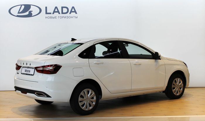 Lada Vesta Седан / Enjoy / МТ