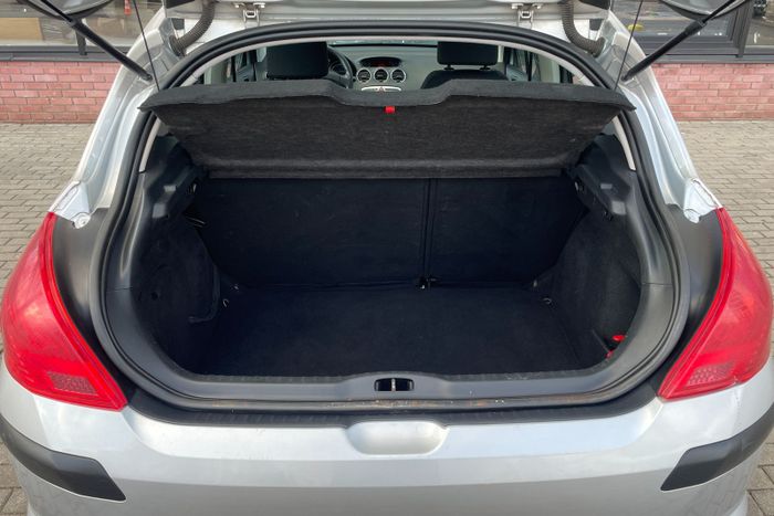 Peugeot 308 2010 1.4 MT