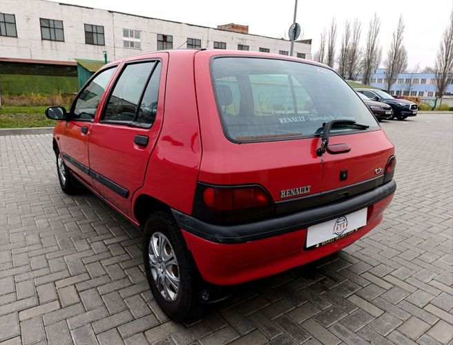 В кредит/лизинг без первого взноса Renault Clio I