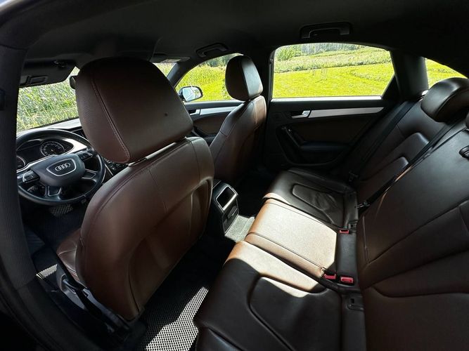 Audi A4 IV (B8) Рестайлинг 1.8 CVT (170 л.с.) 2015