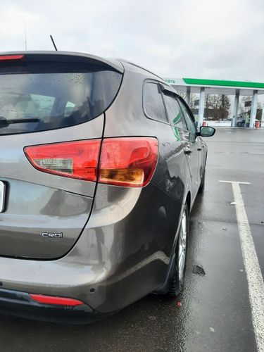 Автомобиль Kia CEED