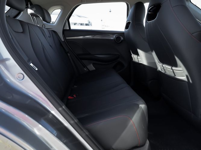 BYD e2