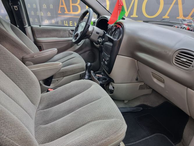 Chrysler Voyager IV, 7 мест, 2001