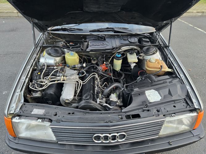 Audi 100