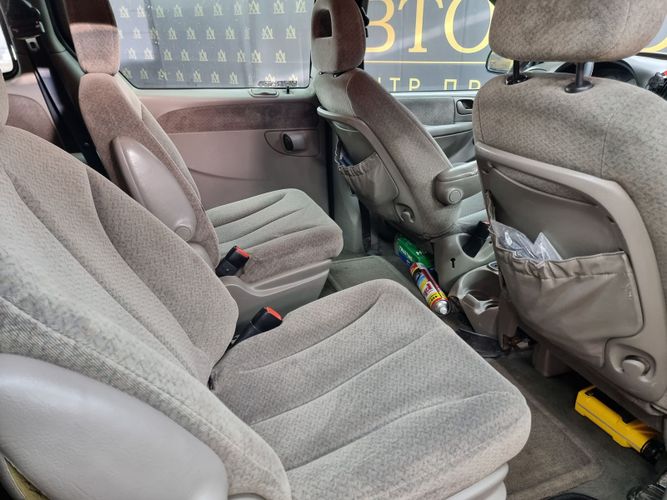 Chrysler Voyager IV, 7 мест, 2001